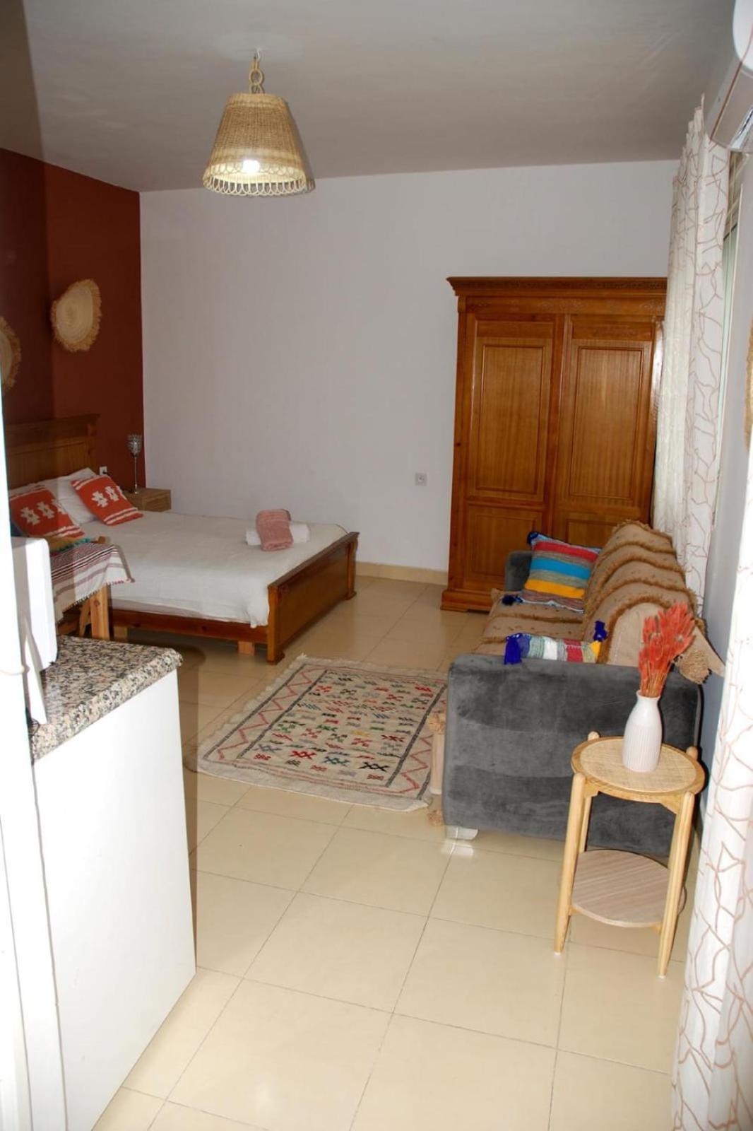 Studio Lumineux Avec Terrasse طنجة المظهر الخارجي الصورة