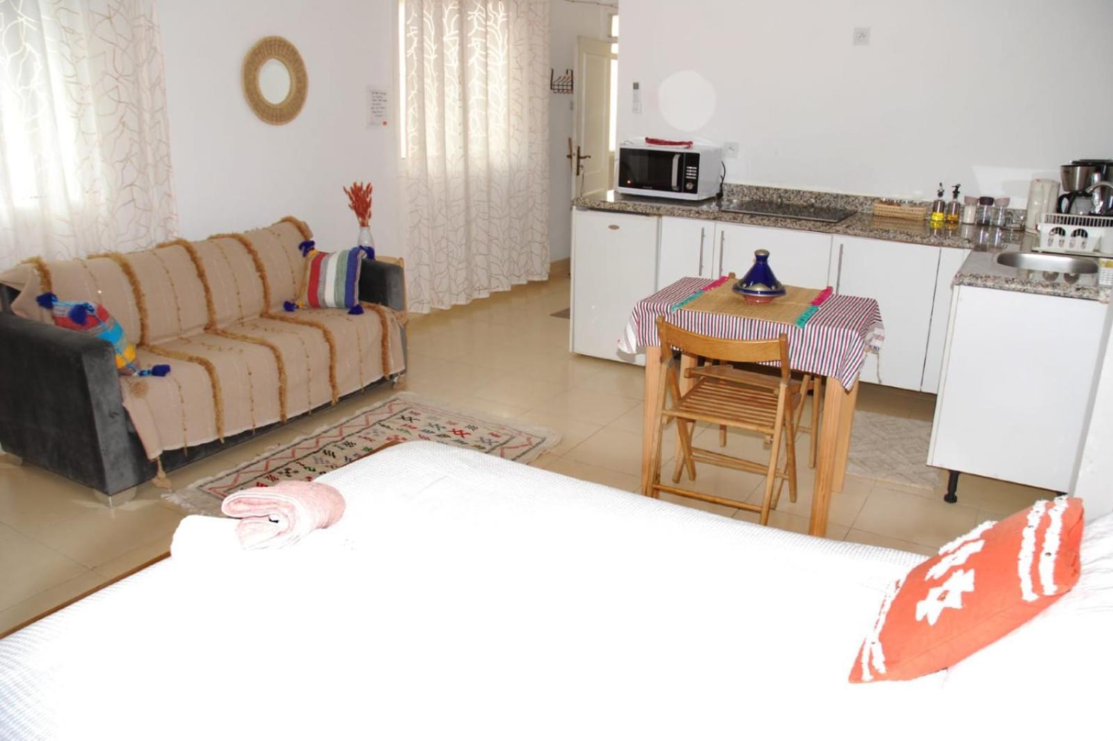 Studio Lumineux Avec Terrasse طنجة المظهر الخارجي الصورة